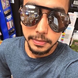 Meet your Posher, Romy